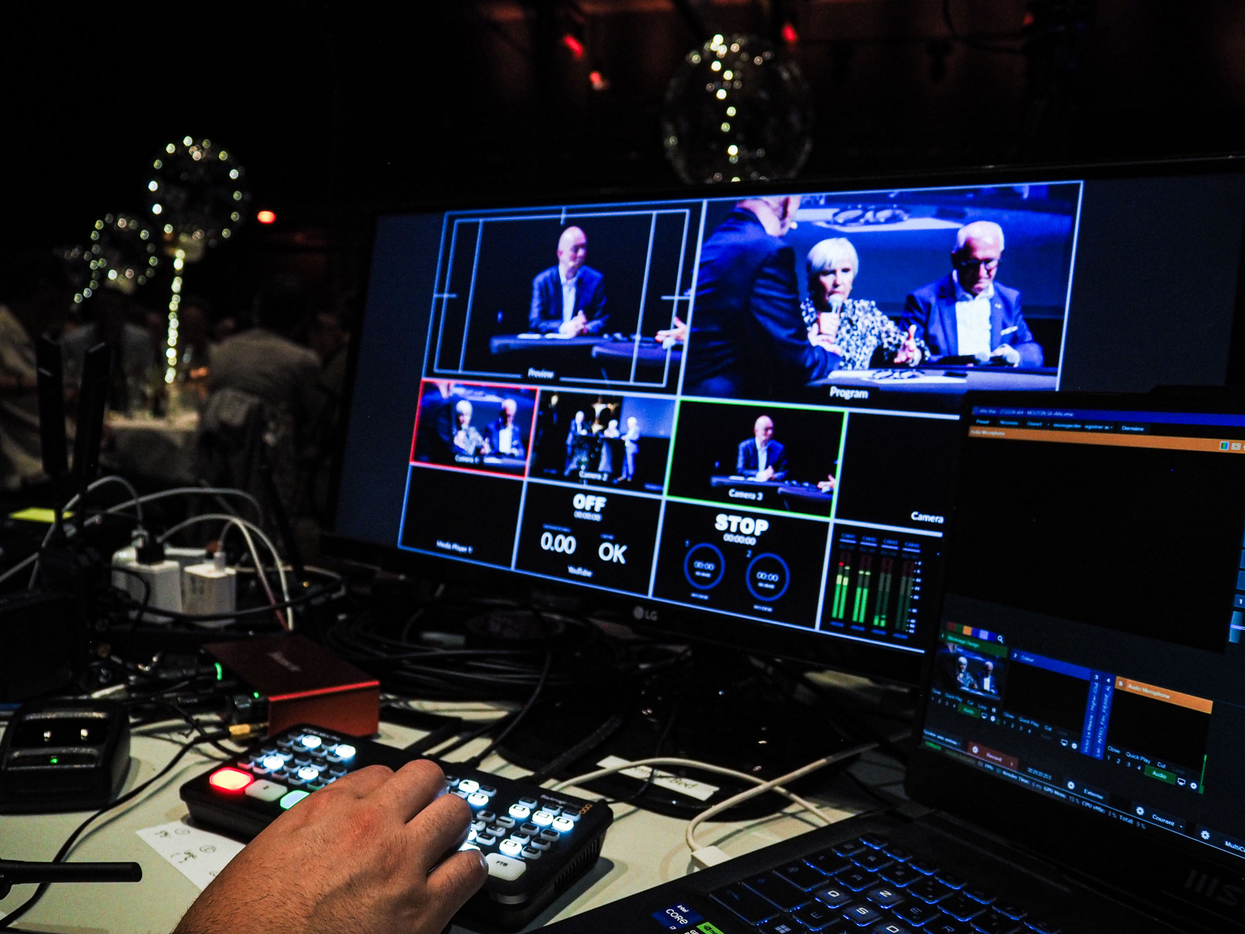 Show vidéo diffusé sur écran pour un anniversaire de société